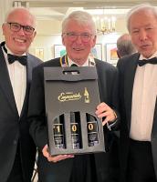Dr Meinolf Gertskamp Past President of the Rotary Club of Remagen-Sinzig presented the Club with local wine in recognition of the Centenary.  